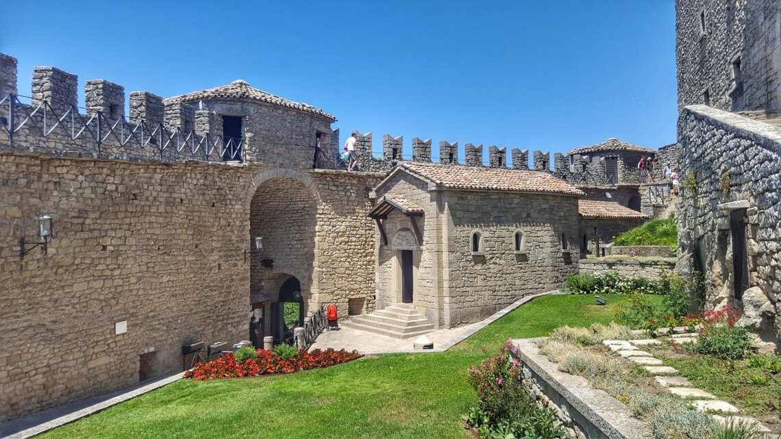 Rimini beach and San Marino