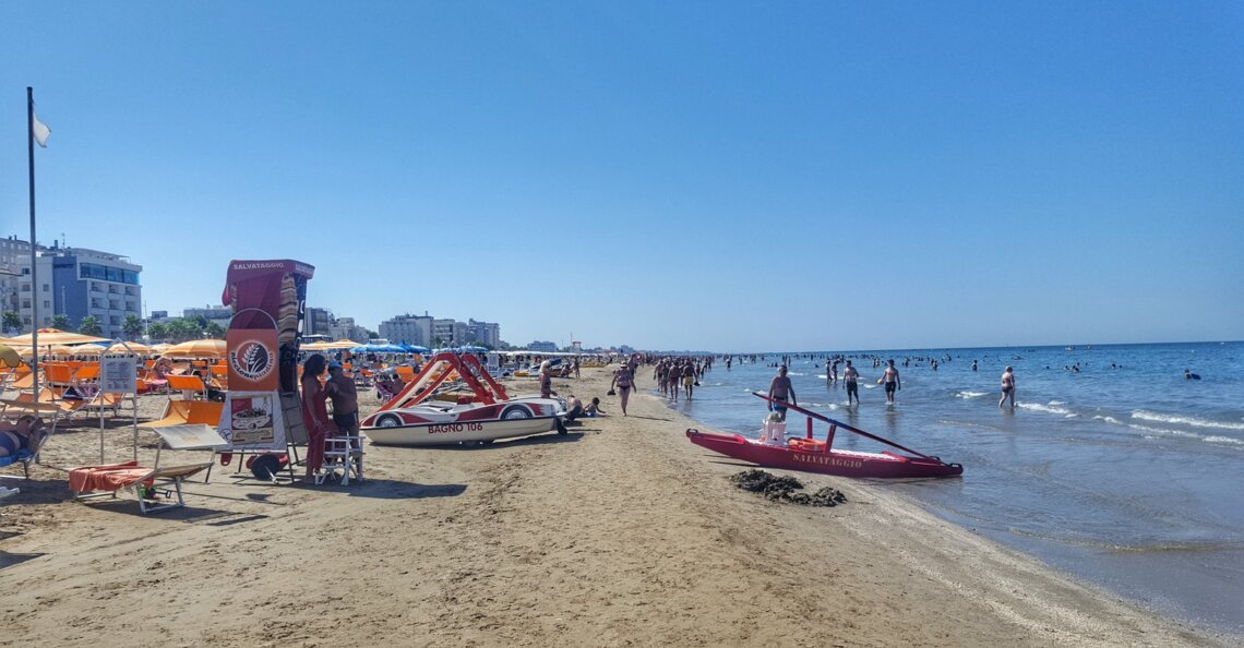Rimini beach and San Marino