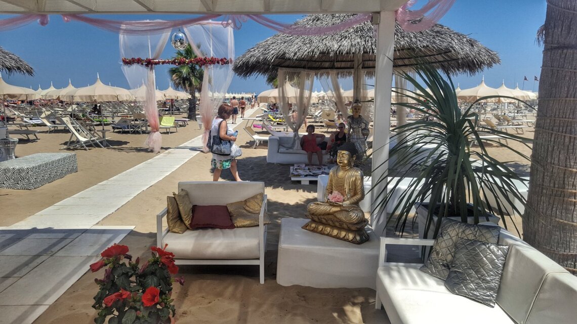 Rimini beach and San Marino